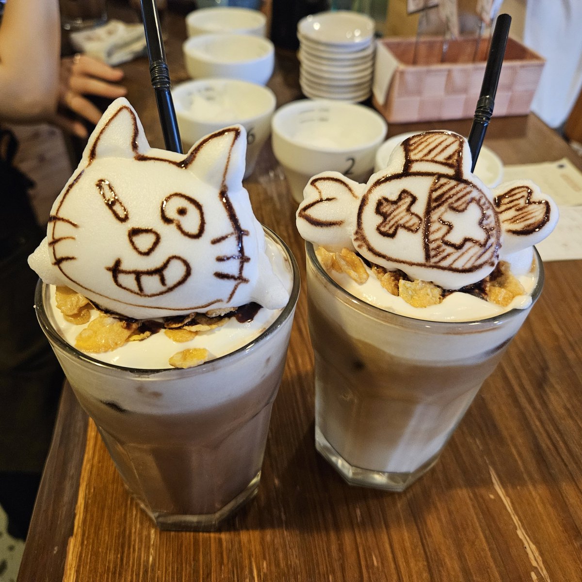 Cafe_Reissue tweet picture