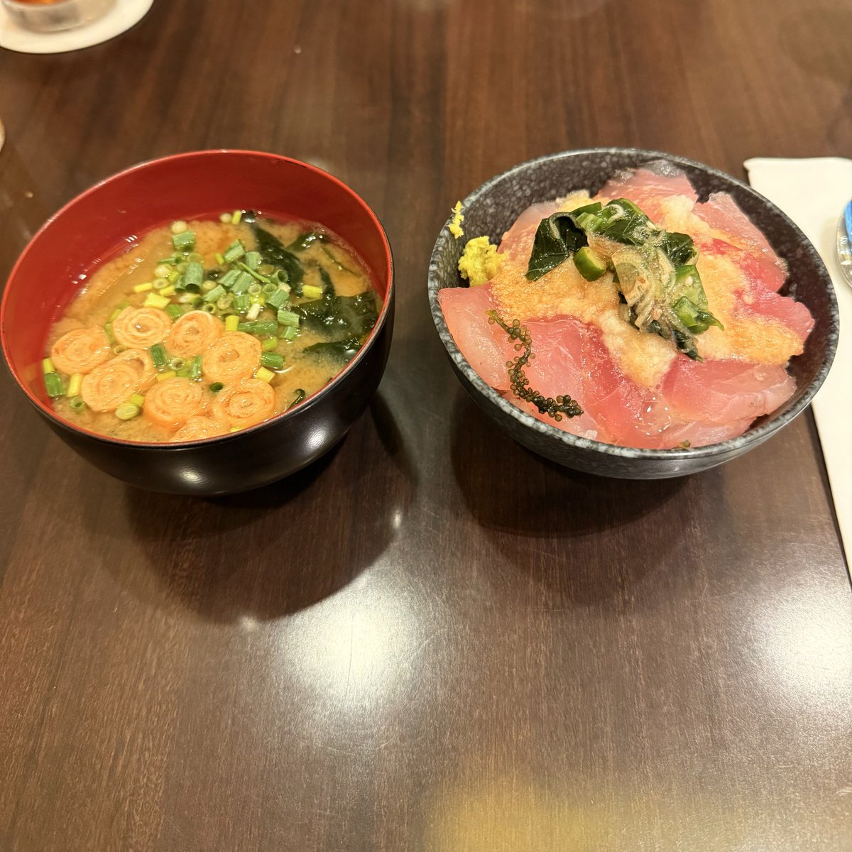 offpUAhMHV55492's tweet photo. パン派だけどマグロはいく
味噌汁も沁みる https://t.co/UTUECsackw