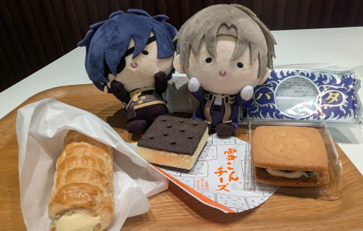 Keika__'s tweet photo. 六花亭は帯広本店と帯広郊外の別店へ2日��けて訪問。別店は店舗限定サクサクパイとシュークリーム多数あり、苺ヨーグルト味がとてつもなく美味しい！！また食べたい🍰 https://t.co/NYKFadJQ5A