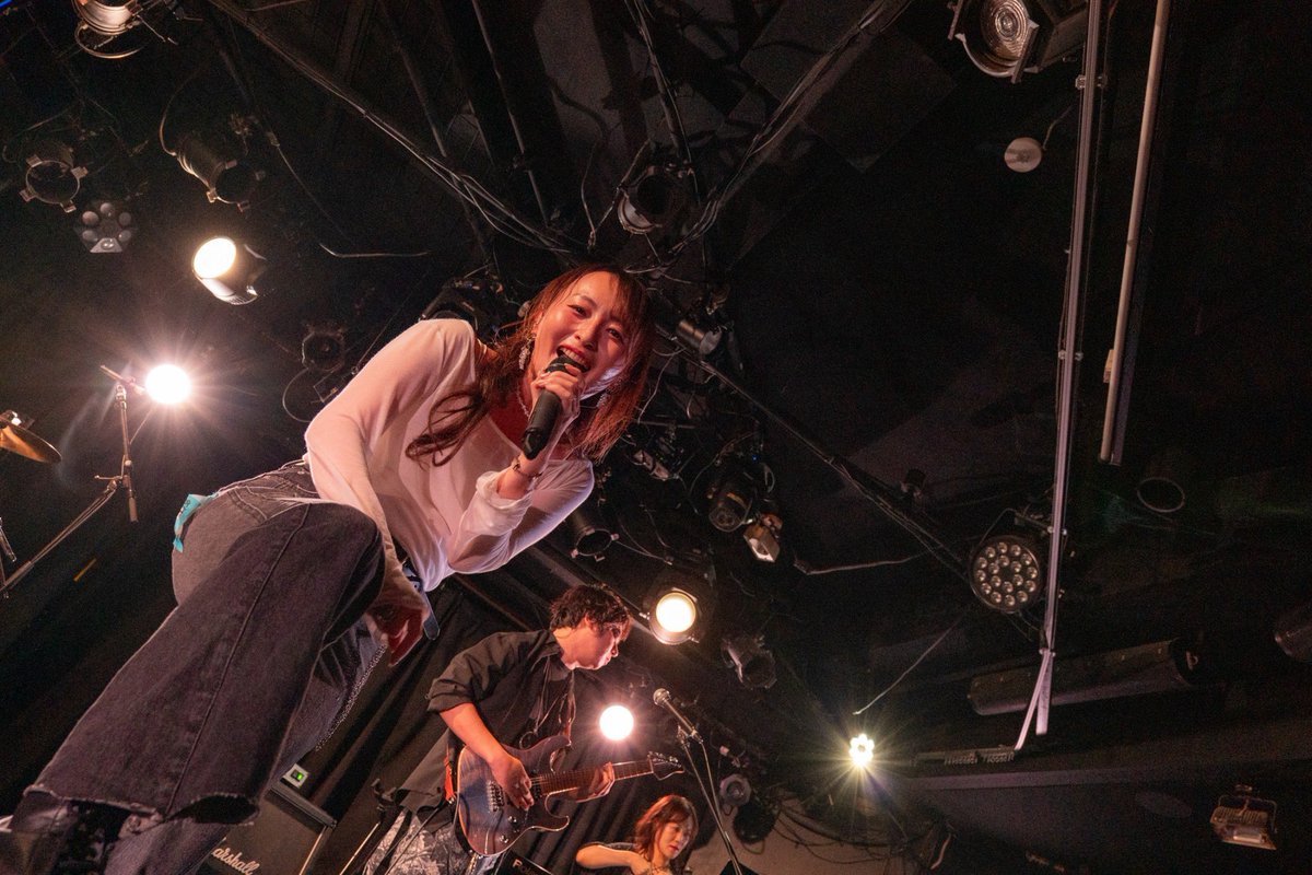 makiFA08's tweet photo. ラルク仲間のY-maくん🎤🎸🥁にinVOICEのお写真撮って頂きました！✨
歌も楽器も上手くて写真までお上手なのすごすぎる👏✨✨
メンバーそれぞれ生き生きとしてるいいところたくさん収めて頂きました📸

珍しく遠慮なくカメラ目線できてるわたしです📸👀

素敵なお写真ありがとうございます！☺️✨ https://t.co/pvdUuXOOeB