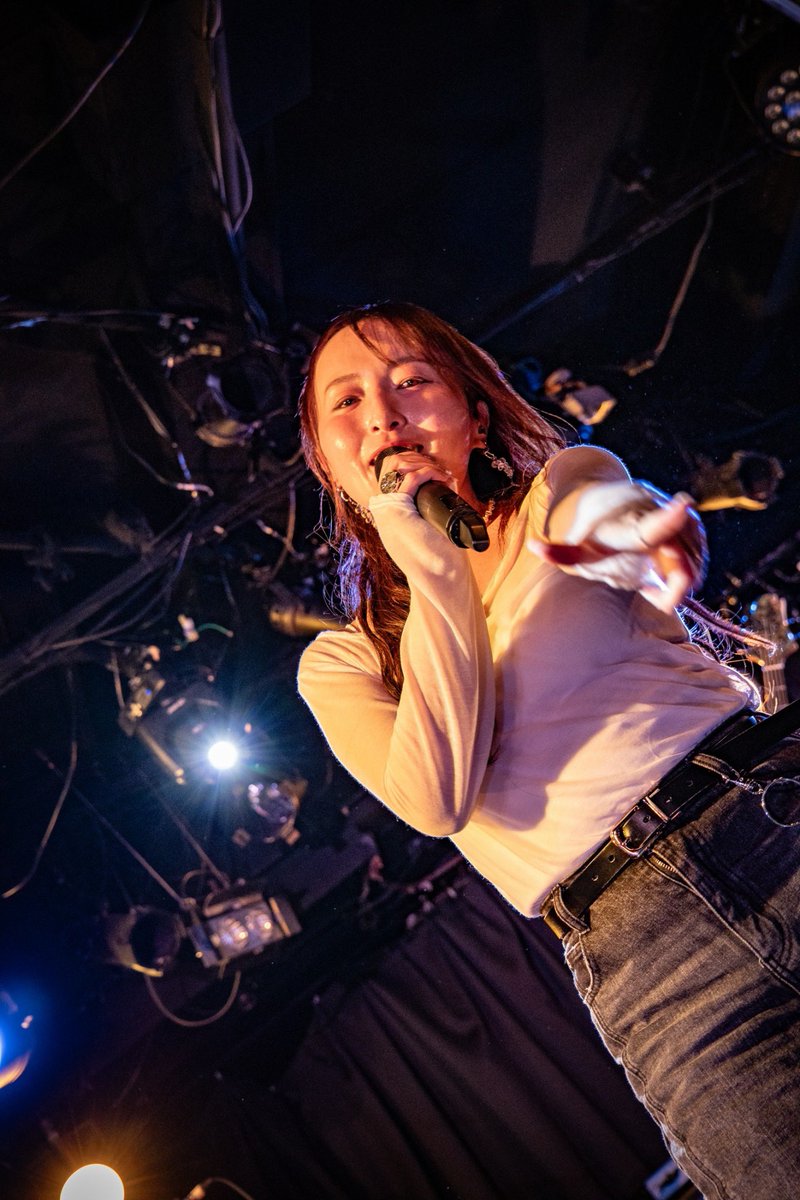 makiFA08's tweet photo. ラルク仲間のY-maくん🎤🎸🥁にinVOICEのお写真撮って頂きました！✨
歌も楽器も上手くて写真までお上手なのすごすぎる👏✨✨
メンバーそれぞれ生き生きとしてるいいところたくさん収めて頂きました📸

珍しく遠慮なくカメラ目線できてるわたしです📸👀

素敵なお写真ありがとうございます！☺️✨ https://t.co/pvdUuXOOeB