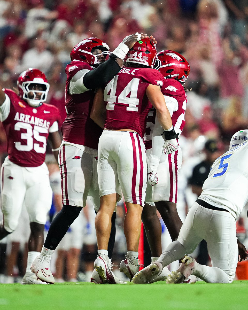 RazorbackFB tweet picture