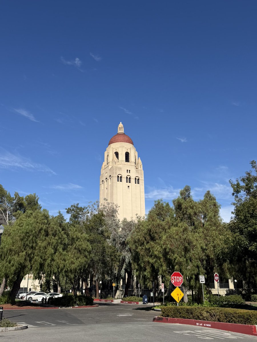 MccarthyxRomy's tweet photo. Back at @Stanford for a weekend vacation. Best place in the world imo https://t.co/lh54XyKA8o