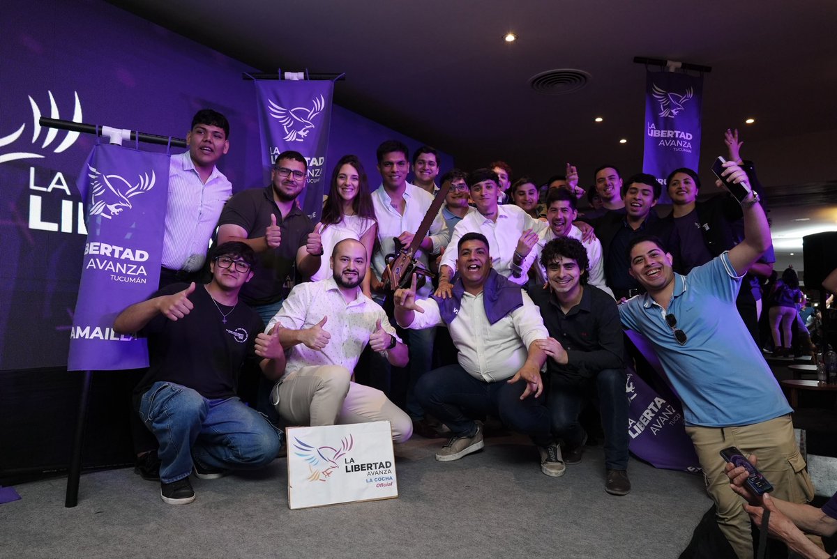 LLibertadAvanza's tweet photo. LOS JÓVENES DE TUCUMÁN SIGUEN APOSTANDO POR LAS IDEAS DE LA LIBERTAD!!! VLLC!!! https://t.co/PxMbATobNA