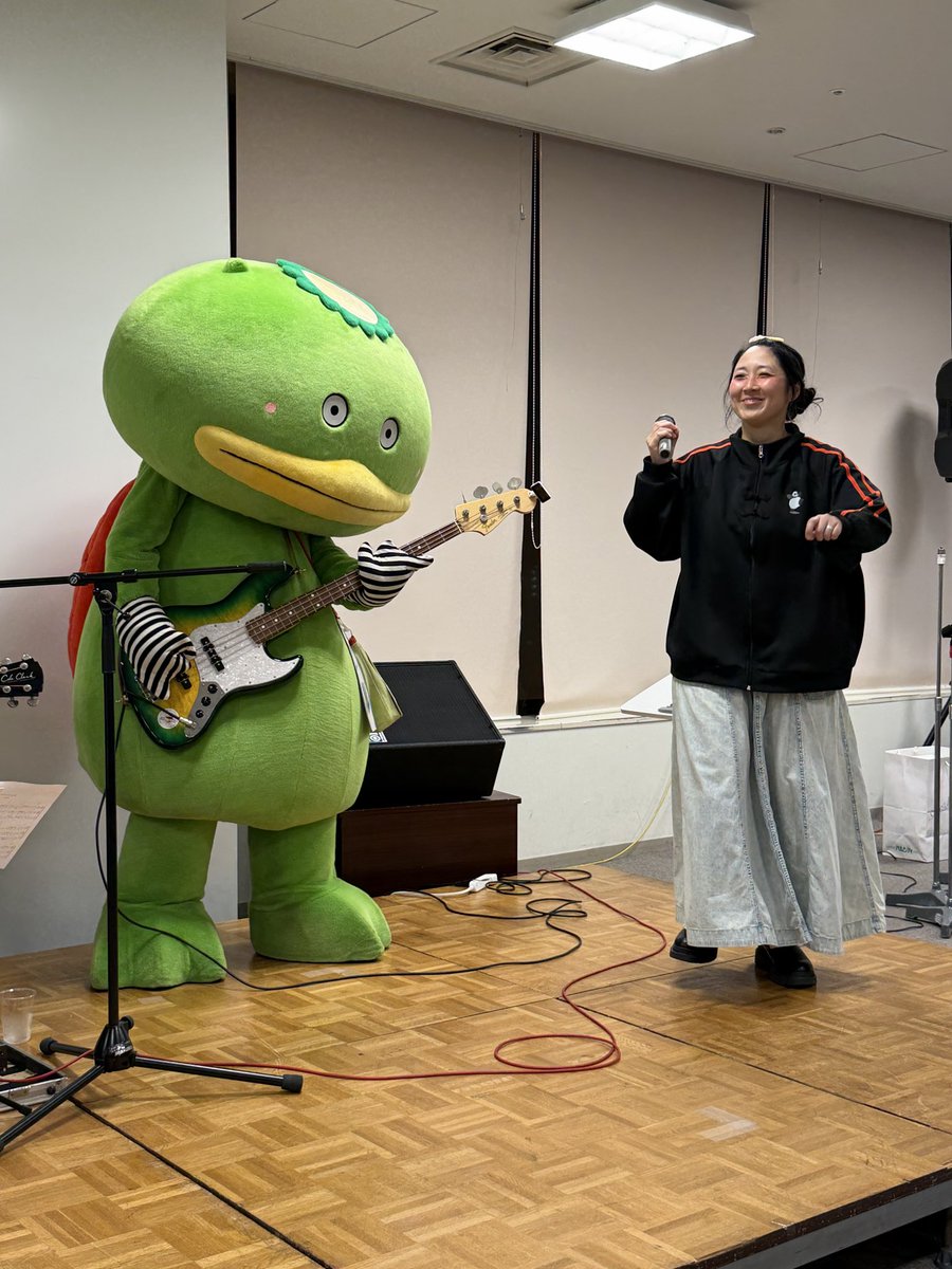 kym0096's tweet photo. ゆきゆっき氏には腹筋崩壊させられました
花子さん！いろいろお気遣いありがとうございました　ラプくんにはまた別の機会に元気で会いましょう　豆乳さんきてくれてありがとうございました　＃麦汁ぱーりぃ
＃ゆきゆっき ＃豆乳さん　#ラプくん　＃Mah394 ＃清水孝宏 https://t.co/sfzodw4a4u