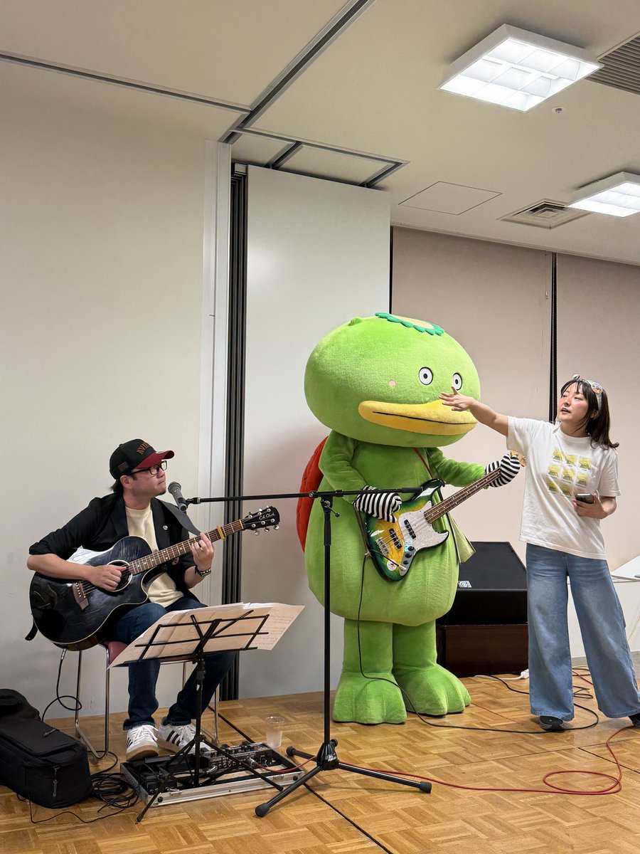 kym0096's tweet photo. ゆきゆっき氏には腹筋崩壊させられました
花子さん！いろいろお気遣いありがとうございました　ラプくんにはまた別の機会に元気で会いましょう　豆乳さんきてくれてありがとうございました　＃麦汁ぱーりぃ
＃ゆきゆっき ＃豆乳さん　#ラプくん　＃Mah394 ＃清水孝宏 https://t.co/sfzodw4a4u