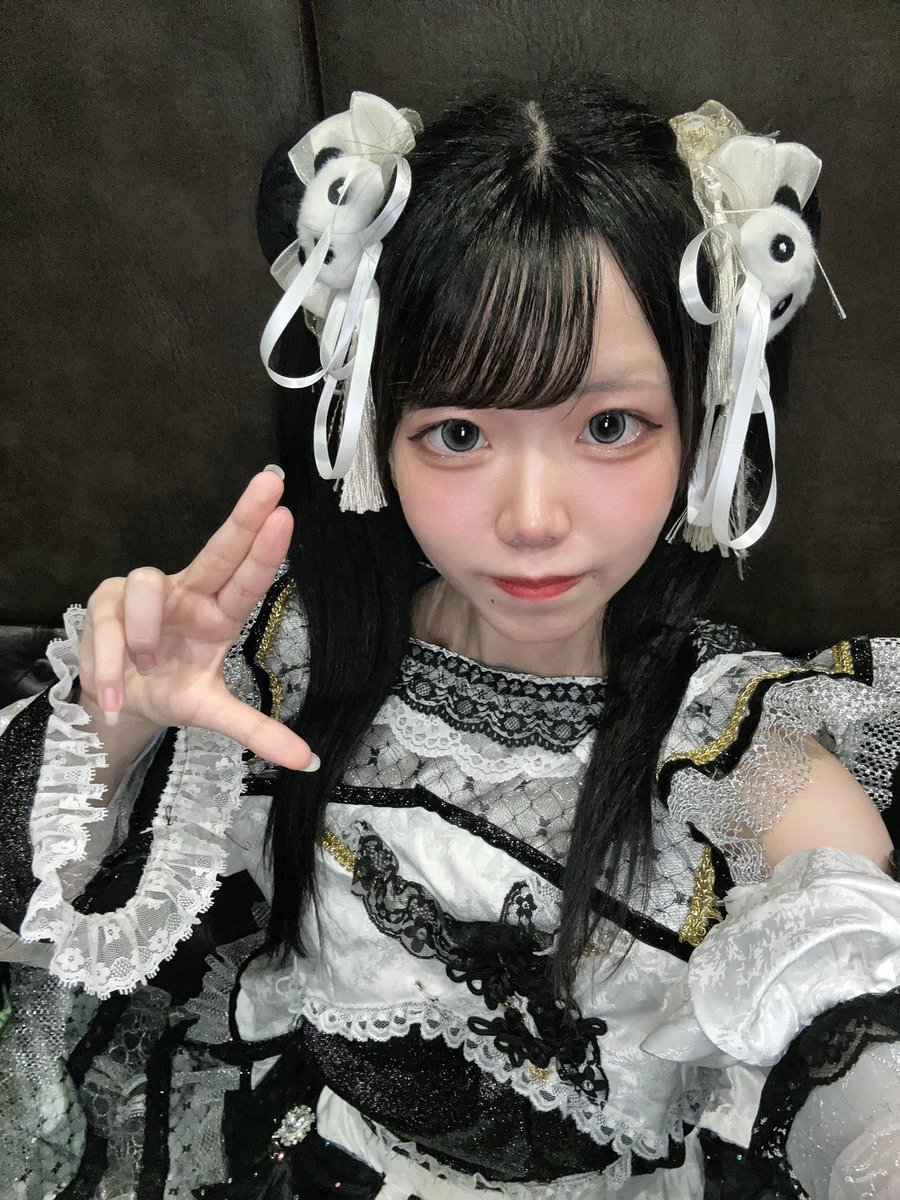 nazuna_kmwt7's tweet photo. 昨日はUNISTAGE SPECIAL 2部ありがとうございました！
アイドルコピーダンスの日＆きもーた14周年の日にイベントに出れてとってもうれしいです！🎶🎶

ななかから白衣装を借りて1年ぶりツインテールしました！いかがでしたかーー！？
次のイベントは1週間後のぶるーついんずです！🩵💙 https://t.co/LI3vYN1Dn5