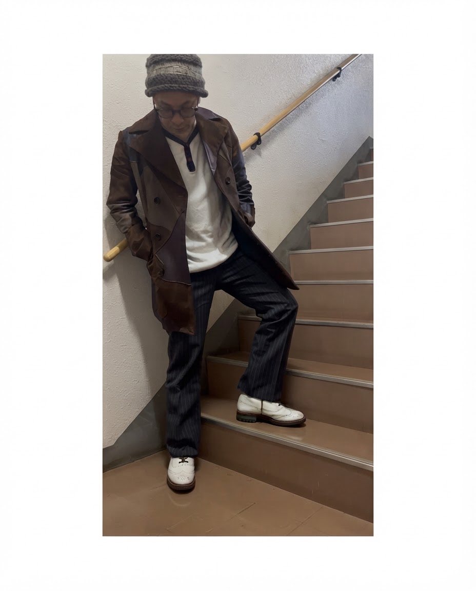 nextone1977's tweet photo. 暑かったり、寒かったり、楽しむのに我慢が必要なレザージャケットで…はいエゾカジ♪ 
Cap: Knit Hat
 Inner: M&amp;M Henry Neck
 Tops: COMME des GARÇONS Tricot
 Bottoms: Needles
 Shoes: George Cox
#コムデギャルソントリコ #ニードルス #ジョージコックス #古着 #靴好き https://t.co/Bk1TOV0hWt