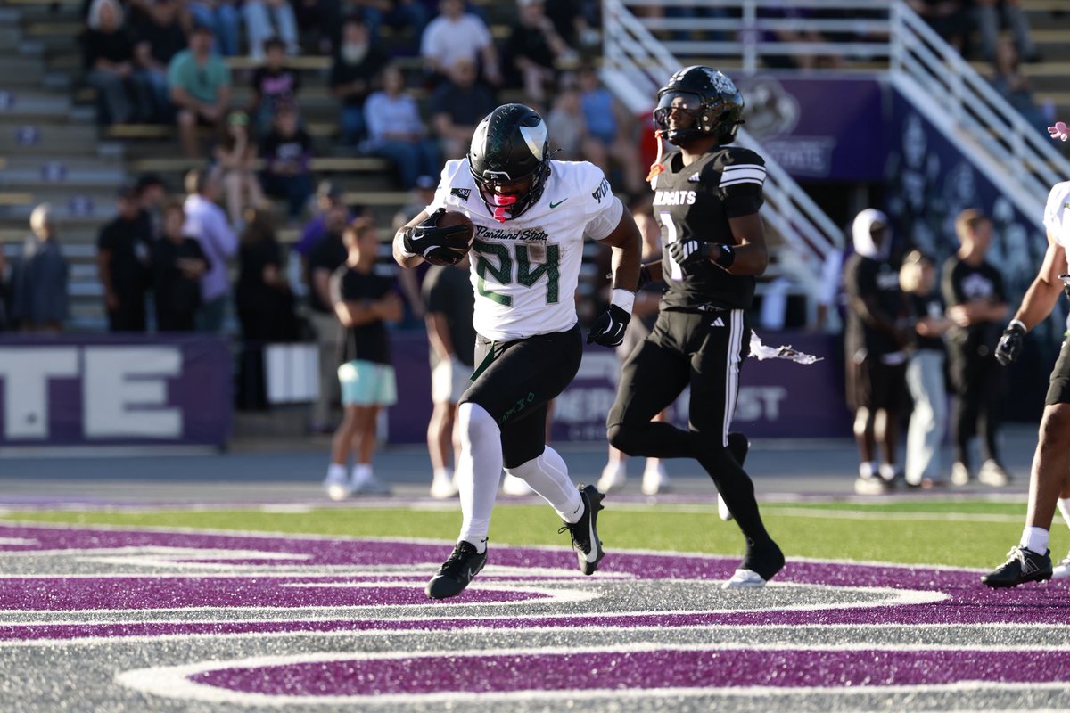 psuviksFB's tweet photo. DT with the first TD of the game😤
@DelonThompson3 

#Born4TheStorm https://t.co/0Dxa1t46Mu