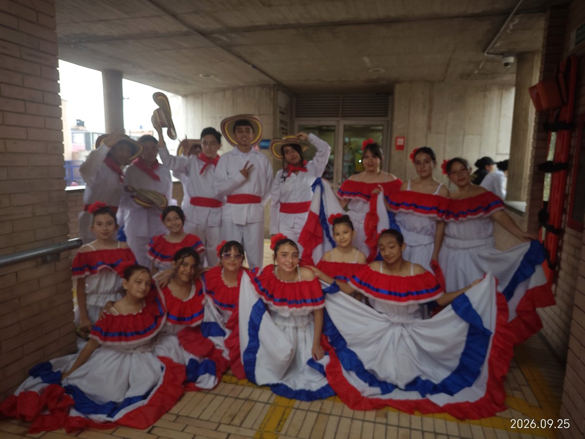 coltecbh's tweet photo. “Cachivache”
Cachivache es una actividad institucional de carácter pedagógico, lúdico y ambiental que busca generar en los estudiantes experiencias significativas alrededor del intercambio, el aprovechamiento de recursos, el juego, la creatividad, la convivencia y medio ambiente https://t.co/pElP7Y1e7J