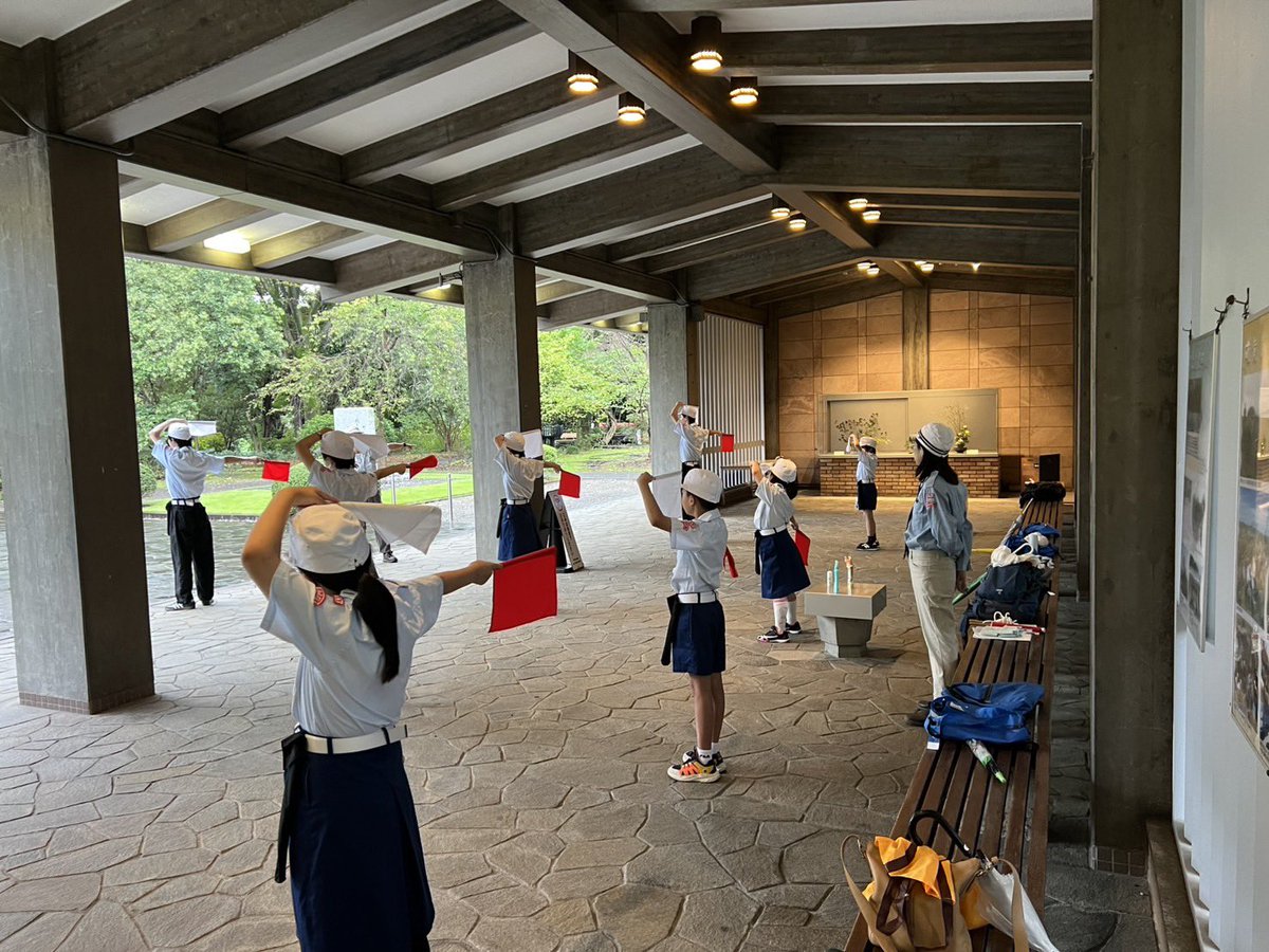 jsf_chiyoda's tweet photo. 9月26日土曜日千代田区海洋少年団は千代田区戦没者墓苑にて定例訓練を行いました。生憎の天気にてカッター訓練は取り止めて手旗、結索、訓練を行いました。 #千代田区海洋少年団  #千代田区戦没者墓苑  #定例訓練  #カッター訓練は取り止め  #手旗信号  #結索訓練 https://t.co/IEs7wkLd6k