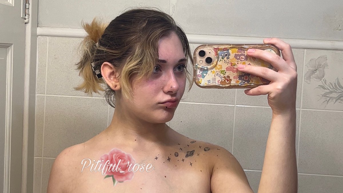 pitiful_rose's tweet photo. I feel like a pretty cute girl <3 #tits #nsfw https://t.co/6H5vslIOkI
