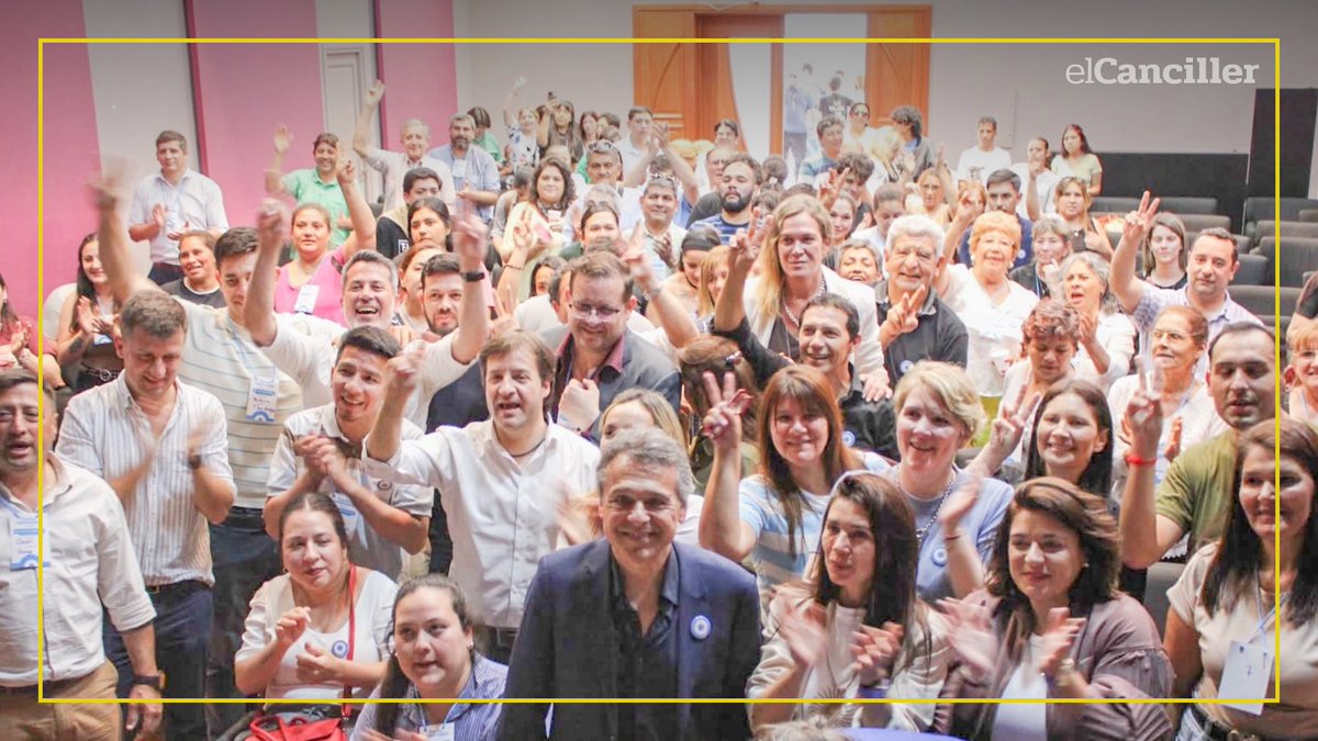 elcancillercom's tweet photo. [POLÍTICA] "Trabajemos por la unidad del peronismo": en un mensaje a los dirigentes del Frente Renovador, Massa pidió construir propuestas con una "mirada federal" para que el "interior" se "haga valer". https://t.co/YJoC8M7gQx