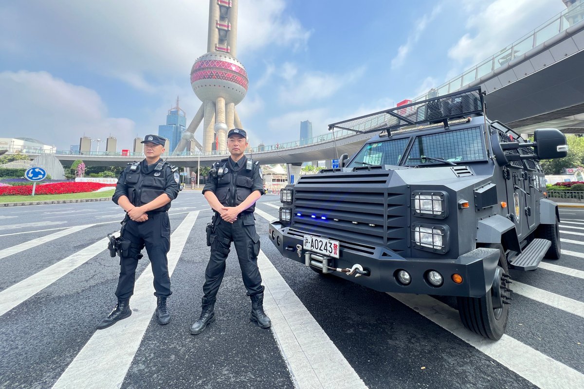 taegoon5595's tweet photo. I had to visit the police station (拘) because of that awkward (阶) meeting with my old colleague who always makes my demeanor (貌) a little nervous, but actually he was just there to make a complaint (谏) about the broken office chair. https://t.co/WkhWhd4B5I
