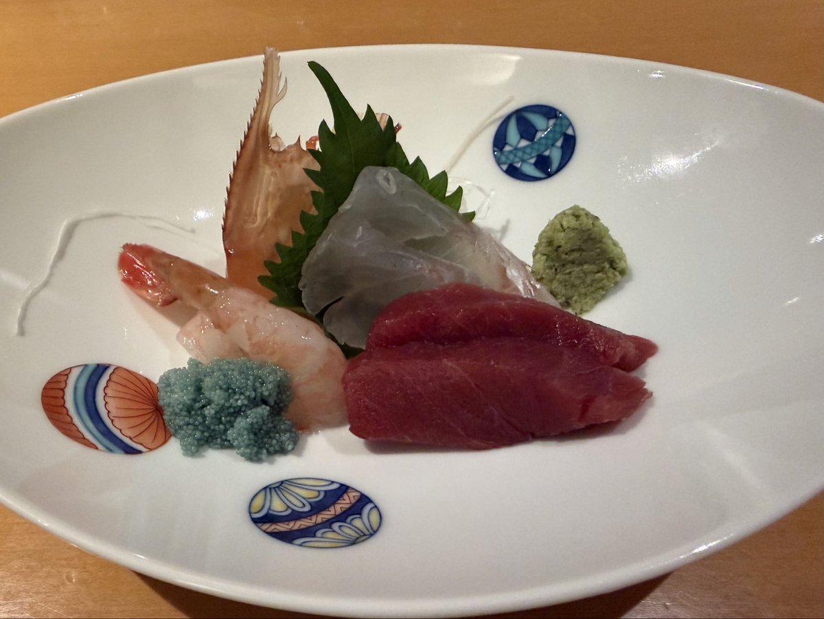 fishing_os's tweet photo. 昨晩は、札幌でお寿司🍣
週末に飲むと釣りに行ける回数が減るから、避けたいけど…接待される側は、休前日が良いよね⤵︎ https://t.co/XCarv2czo6