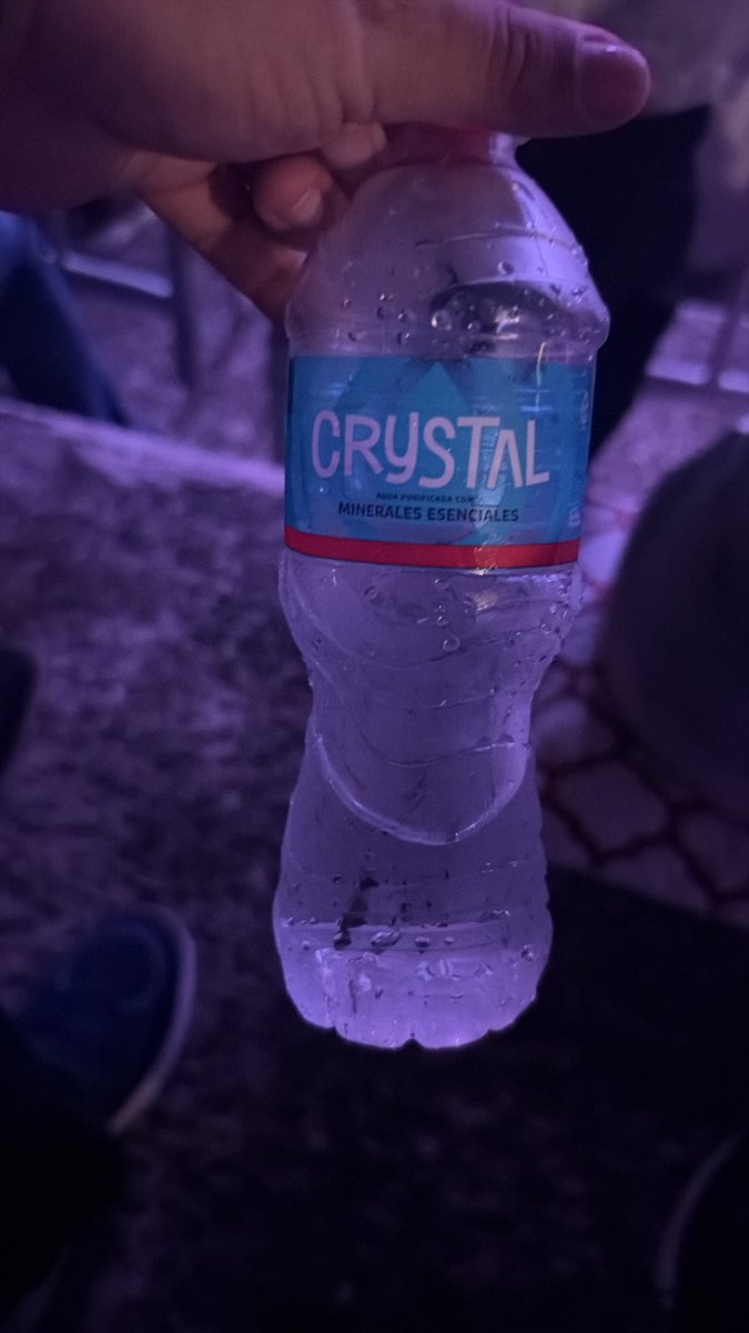 Pienso7nn's tweet photo. Dónde está @ProConsumidorRD en @altosdechavondr 300 una agua y 400 un refresco #abuso coño en el concierto de @ramonorlandov estaban considerables a 100 pesos https://t.co/GvAMb1bieJ