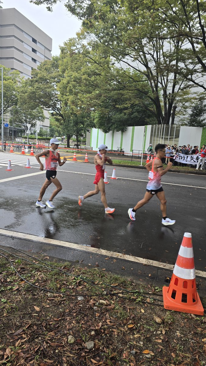 MisraSundeep's tweet photo. Mixed fortunes in the Marathon Race Walk Relay: Priyanka Goswami disqualified at the 9km mark but Manju Rani is battling hard and sits in 6th place past the halfway point. #IndianAthletics #RaceWalk https://t.co/b7aYg8D6EC