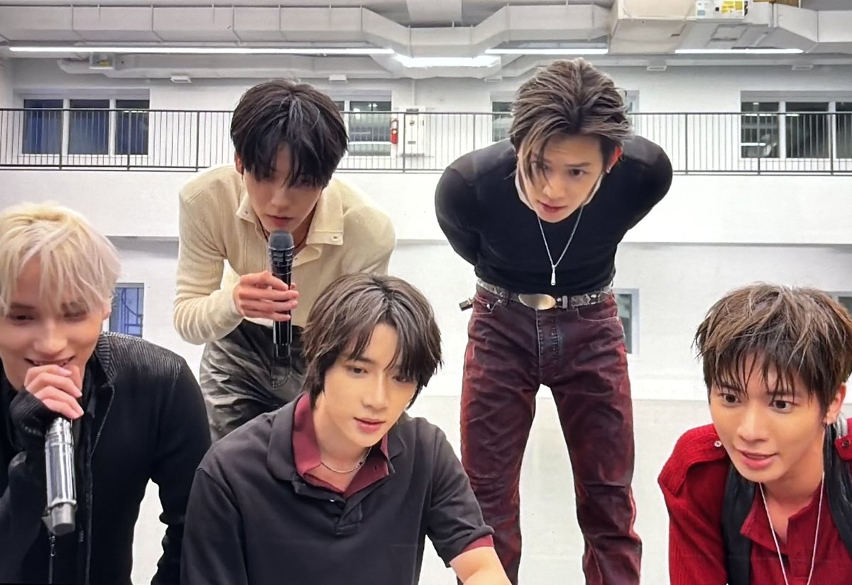 553pdf's tweet photo. MY FIVE🥺🫂 https://t.co/t4SfMFGezk