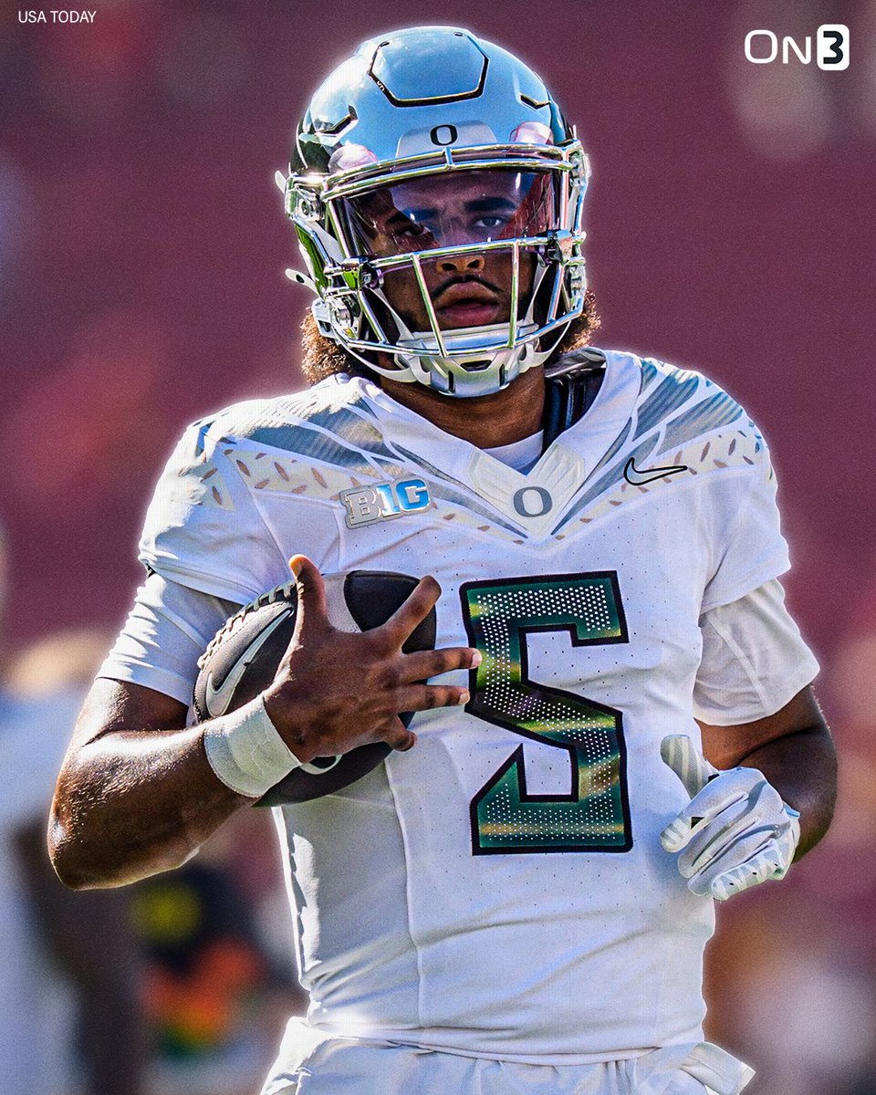 On3's tweet photo. NEW: Oregon QB Dante Moore has left the USC game after a late hit. 

https://t.co/hhSwOh0QDn