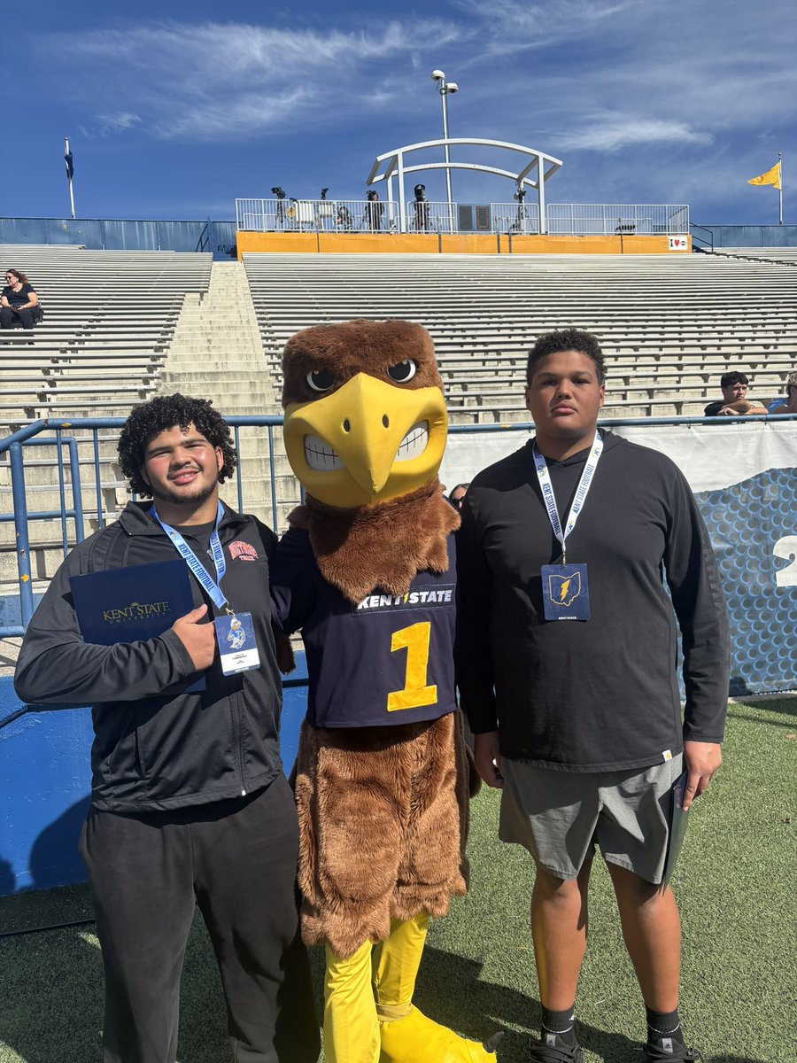 ReidKilby75's tweet photo. Appreciate the opportunity to come to Kent State University @BillTeerlinck! I had an amazing time and the team picked up a great conference win over Ball State! Go Flashes! ⚡️ @KentStFootball @Coach_Stad @CoachCorey_ @coachmacarney @Dre_Muhammad @TractionAp https://t.co/EoR47DCtlL