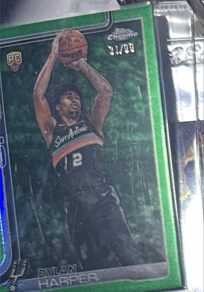FlaggShipStudio's tweet photo. @skunkapecards Mine is 21/99 you got 22! If we combine them when mine gets back from grading??? 😂 https://t.co/TkEf5Bm2OP