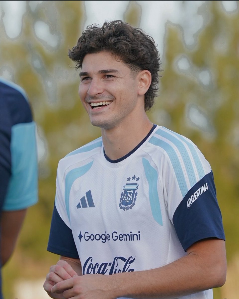 chetoelenzurri's tweet photo. miren esa sonrisa cierren las fronteras que se quede aca si es feliz https://t.co/gqq0JKQxeL
