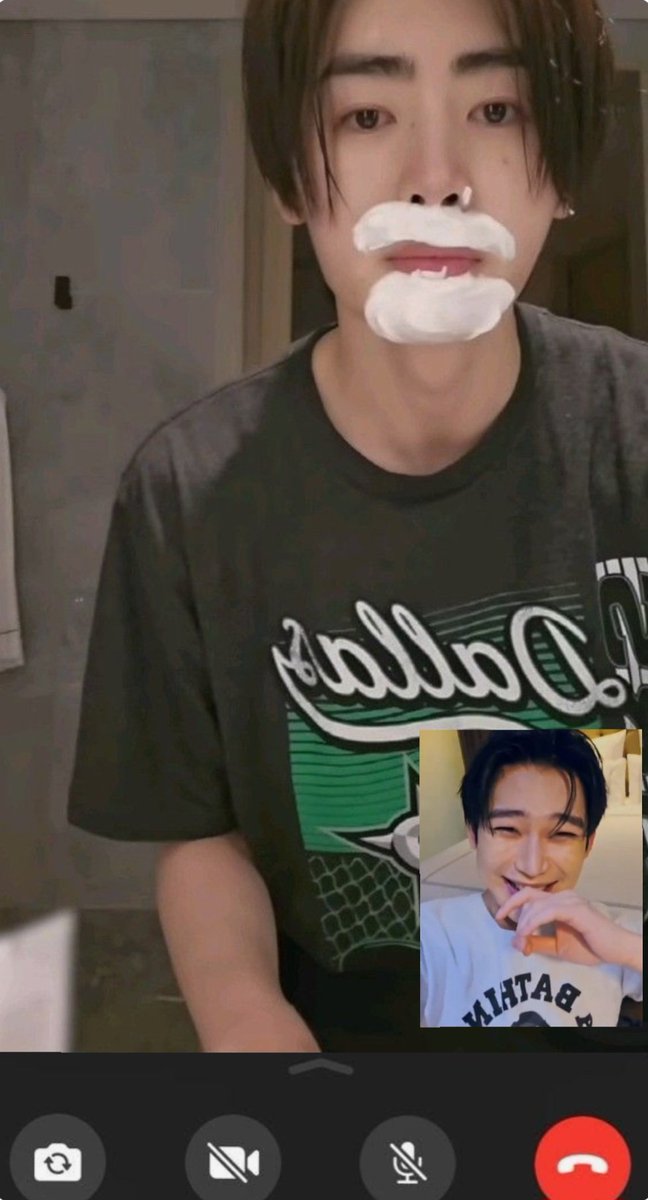 dollnooz's tweet photo. video calling with my boyfriend #sunsun https://t.co/Z1l31iqiZ5