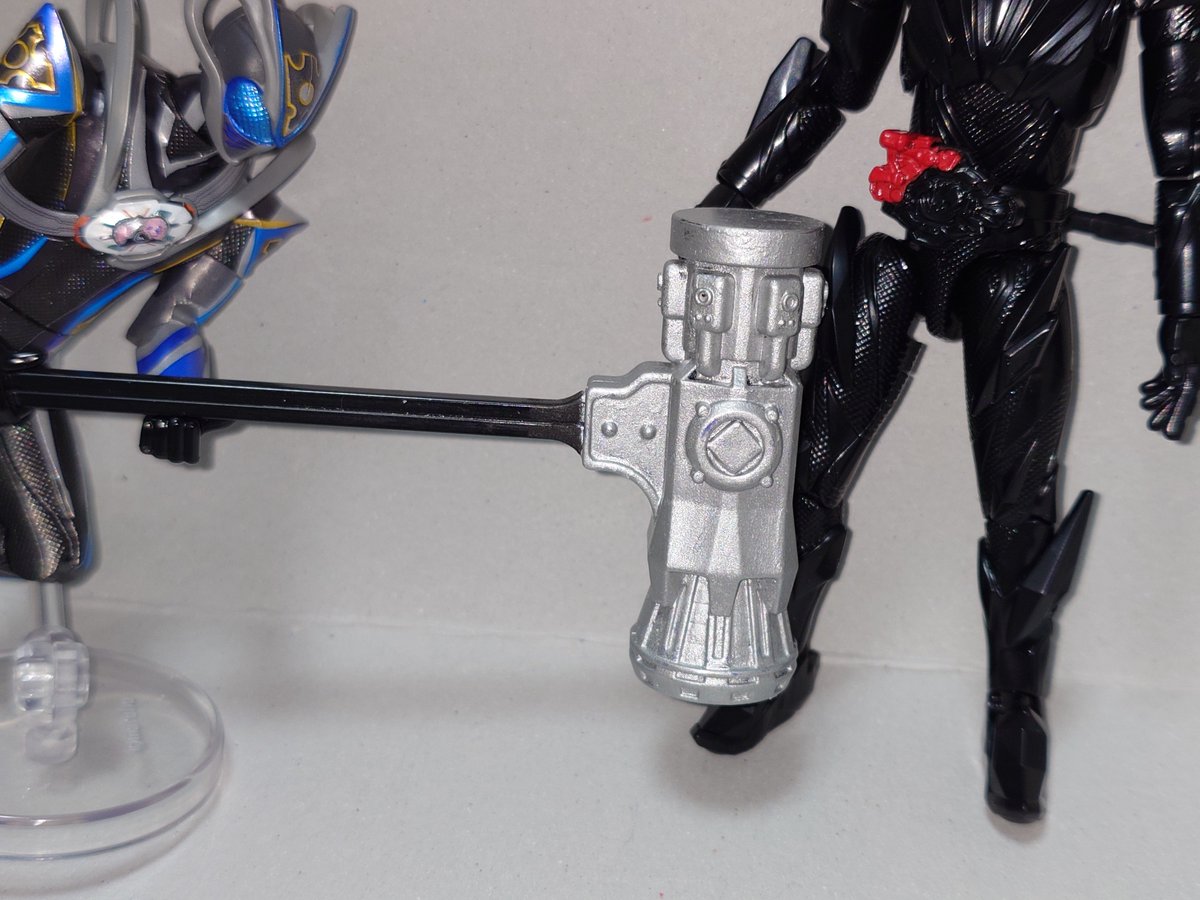 Ban37Banchi's tweet photo. オープニングはリボンの真ん中で吠えるティグル兄さんでお送りします
#仮面ライダーマイス
#仮面ライダーリド
#装動 https://t.co/DVRVNGJwTy