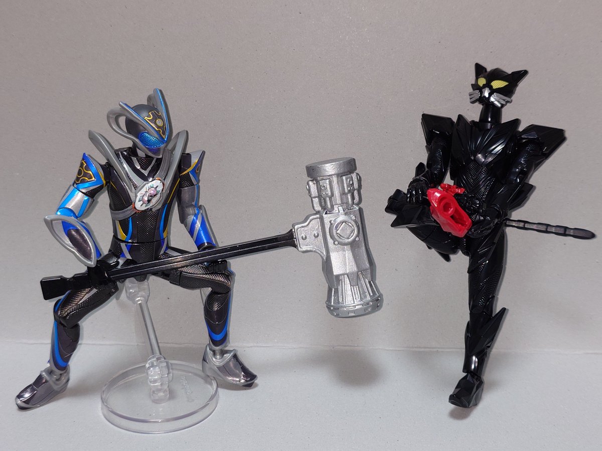 Ban37Banchi's tweet photo. オープニングはリボンの真ん中で吠えるティグル兄さんでお送りします
#仮面ライダーマイス
#仮面ライダーリド
#装動 https://t.co/DVRVNGJwTy