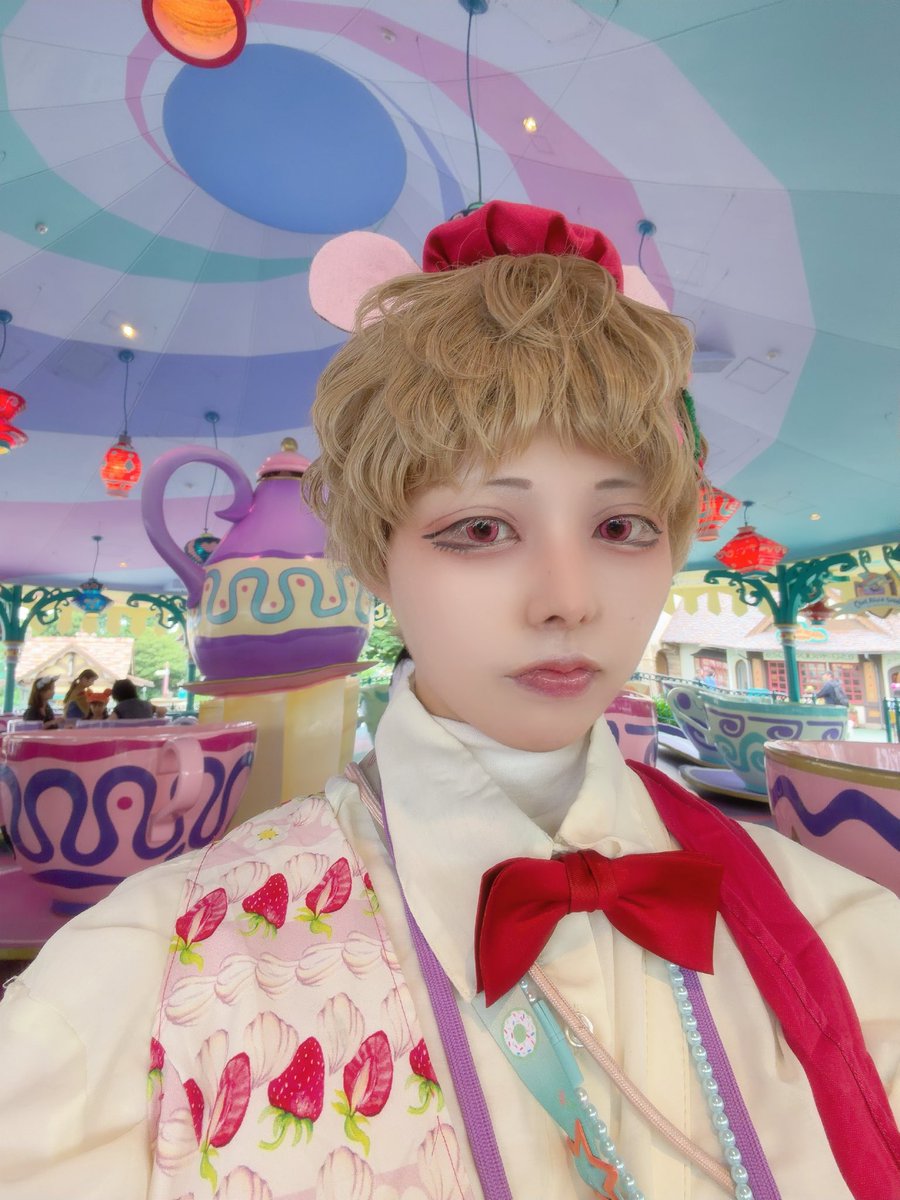 Elove_____000's tweet photo. 終わらないティーパーティー🫖

お鼻にジャム塗ってください🍓
 #Dハロ仮装2026 ⚠️擬人化 https://t.co/u5IBoncoCF