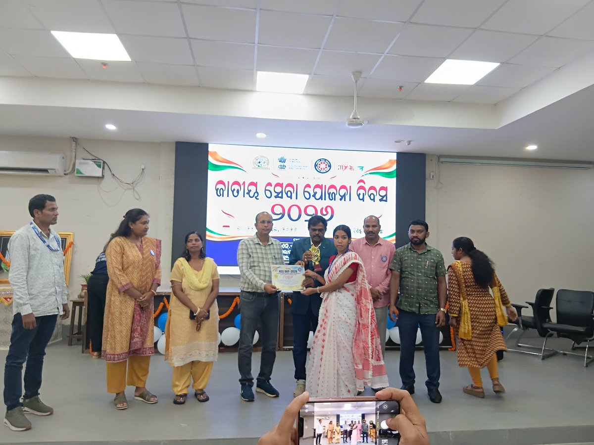 mpcautonsswing's tweet photo. Proud Achievement! Our NSS Volunteers Ms. Swetapadma Pati and Ms. Adyasha Beshra secured 1st Prize in Painting and Extempore respectively at the 57th NSS Day, M.S.C.B University, Baripada. Congratulations! https://t.co/6GL4uA5BEJ