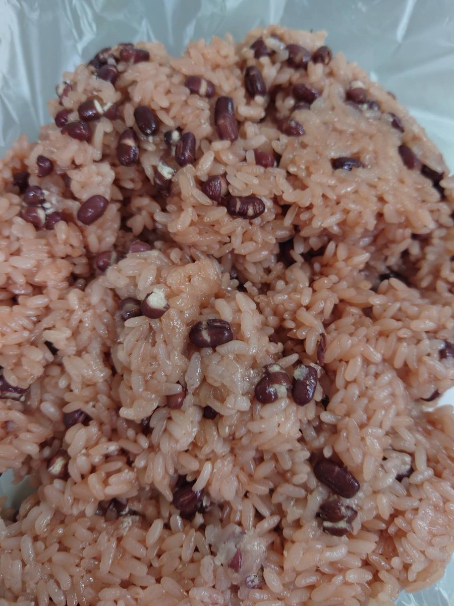 niko25azuki's tweet photo. おはようございます‼️⁡
⁡⁡
📣⁡本日赤飯作ってます🤗⁡
⁡⁡
📣⁡人気の『ポテ栗ハーモニー』⁡
⁡本日より販売開始🥰⁡
⁡⁡
⁡⚠️勝手で申し訳ないのですが、⁡
⁡明日28日(月)は、1日雨☔ですので、お休みします。⁡
⁡その代わり、30日(水)から営業します。⁡
お間違えのないようお願いします🙇‍♀️ https://t.co/ZzrjGynKjF
