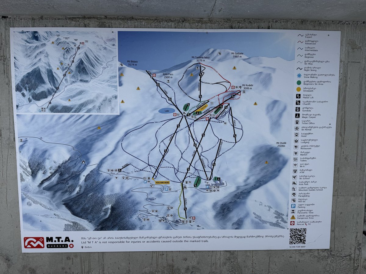 otoshi_s's tweet photo. 今年の3月下旬に行ったコーカサス山脈に囲まれたジョージアにあるスキー場がヤバすぎた。凄いところを見つけたしまった。というのが第一印象。標高3,000m付近にリフトがあり、ゴンドラも４機あり、東西南北滑れるのが最大の特徴。春でも雪が良質で、リフト券も10日券で28,000円という安さ。
ワイン発祥の地だけあり、食もお酒に合わせた安くて美味しくて料理が多く、スキー場から徒歩圏内の宿も1万円前後と安い。そのためレンタカーも不要という最強コスパ。面白いのは、雪が降る仕組みと、春雪特有のストップスノーが無いのが特徴で（続く）