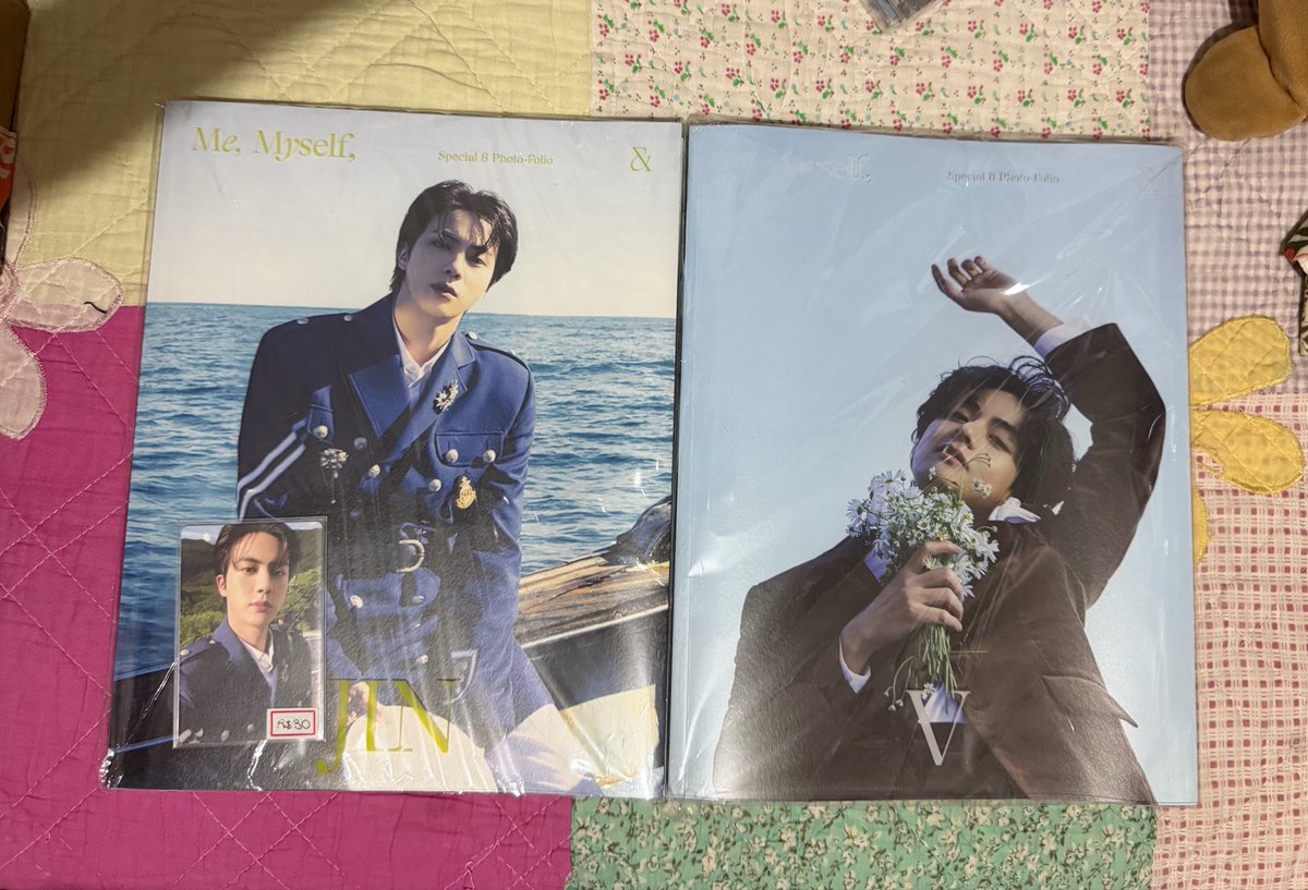 jooniesdear's tweet photo. VENDA PHOTOFOLIO BTS

Photofolio Jin (sem card random) - R$180
Photofolio Taehyung (sem cards) - R$150

- Valores + frete nacional a calcular
- Reservo com certeza de compra
- Feedbacks no fixado https://t.co/M2ZltNAoEZ