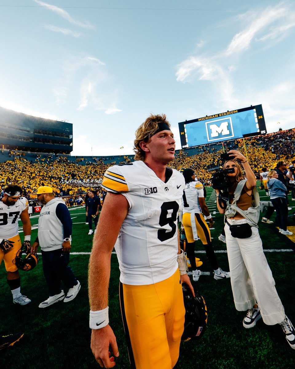 HawkeyeFootball's tweet photo. Finished the fight 🙂‍↕️ https://t.co/TZb2oIbnic