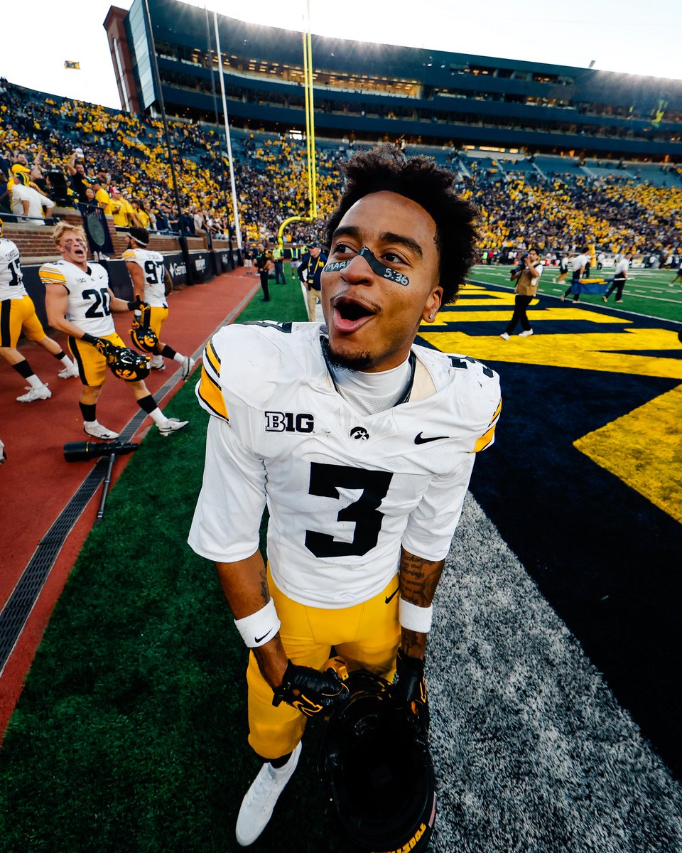 HawkeyeFootball's tweet photo. Finished the fight 🙂‍↕️ https://t.co/TZb2oIbnic