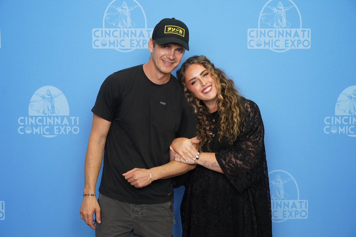 kccarver13's tweet photo. Hayden in Cincy! ❤️🖤 https://t.co/wOXdcFVsoU