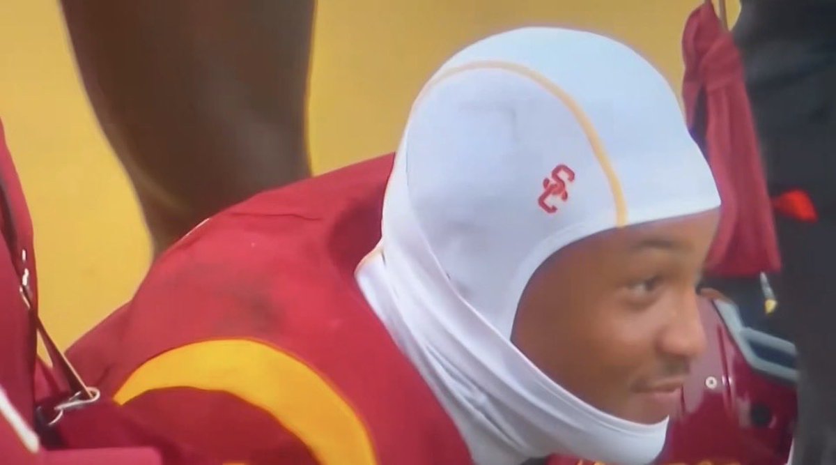 WilsonnFiskk's tweet photo. You just know the classless dumb mf gonna be claiming a cold block in the winter as soon as the league doesn’t work out for him 🤡 get that garbage off your team USC heal up Dante Moore https://t.co/MG8EMpsMzz