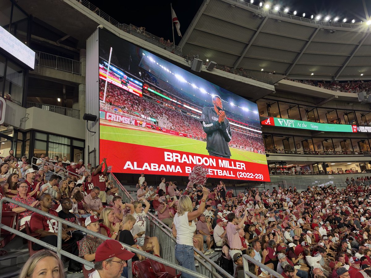 BamaHistory's tweet photo. Great to see former @AlabamaMBB star Brandon Miller at tonight’s @AlabamaFTBL game. https://t.co/eDFWc4UK40
