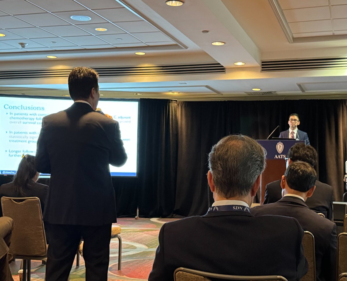ChiFuJeffYang's tweet photo. Today, at #ITSOS2026, MGH Surgery Resident Alex Zhu ( @Alexzhu_) gave a great presentation on a real-world analysis of adjuvant chemo vs adjuvant chemo & immunotherapy for stage II–III NSCLC.  Immunotherapy was associated with improved overall survival in stage III disease, but not stage II.

#AATS @AATSHQ #LungCancer