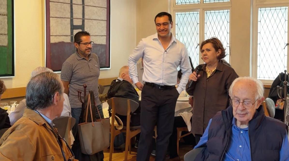 cesar_m_garrido's tweet photo. ¡Qué manera tan bonita de empezar el día! ☕️

Gracias a las vecinas y vecinos de Polanco por la invitación a este desayuno. Entre pláticas, risas y un gran ambiente, disfrutamos una mañana muy agradable.

Qué gusto compartir estos espacios y seguir fortaleciendo la convivencia entre vecinos. 🤝