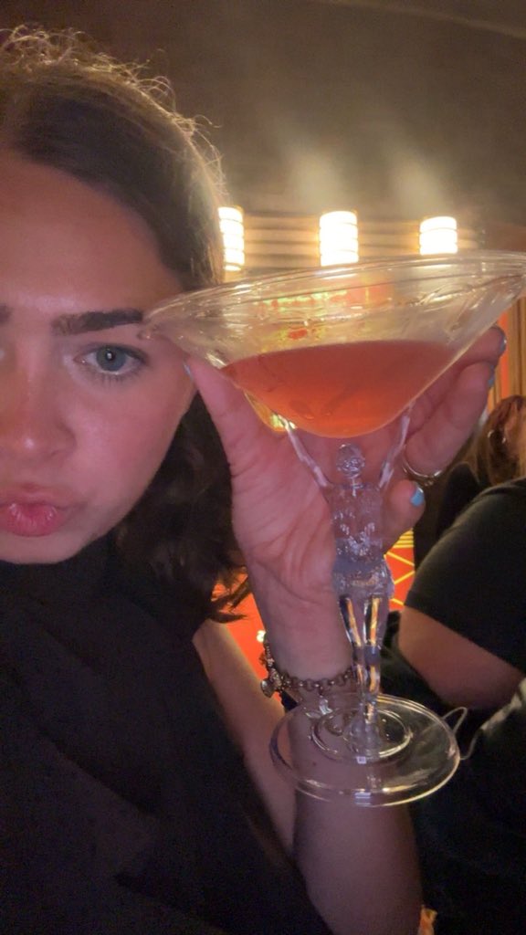 khogan148's tweet photo. Trading my light up Harry cup for my cosmo rockettes glass tn https://t.co/AVTjk9O6q7