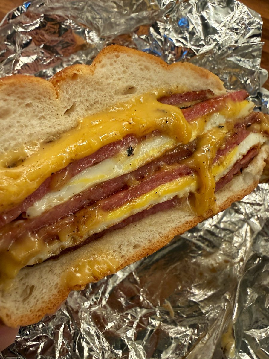 DriveInGetACoke's tweet photo. Still thinking about this Taylor ham, egg, and cheese from this morning. https://t.co/hRaMX9ZhvQ
