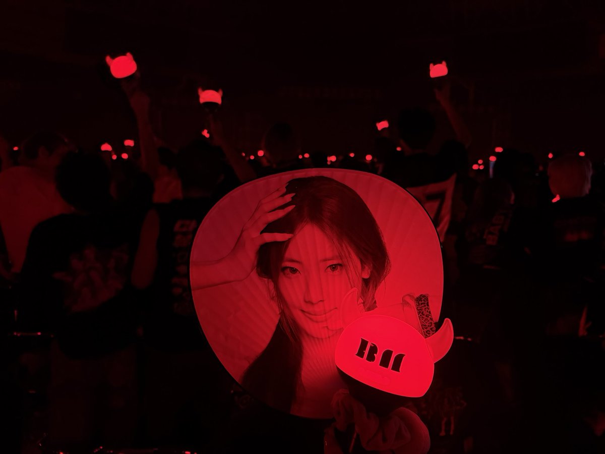 __rukaChann's tweet photo. 京セラDAY1‼️❤️
アリーナ埋もれたけどまさかのトロッコが近くて大歓喜！！！！ https://t.co/3bOLt8HOMO