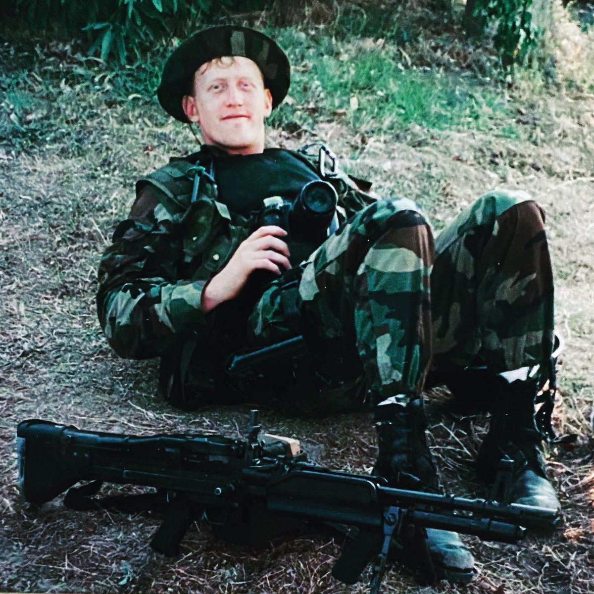 specialopsmag's tweet photo. Former DEVGRU Red Squadron operator Rob O'Neill with an M60 in Kosovo, pre-9/11 in the late 1990s. https://t.co/mQcgjyS2rj