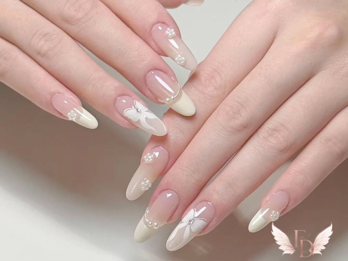 EtheridgePJ's tweet photo. Pretty nails for even prettier days. DM to order. https://t.co/7F9mKmlmIX