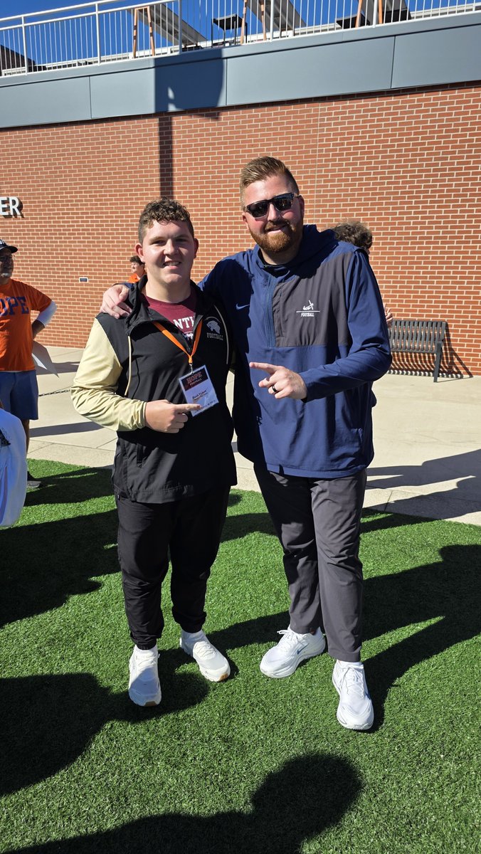 DerekVickersLS's tweet photo. Thank you, @HopeCollegeFB , @PStuursm , @CoachJArnold4, and @Coach_HThompson, for having me on campus today for the rivalry game against Albion College. The energy, culture, and atmosphere around the program is amazing. Go Hope!

@Atdlongsnapping @ATDTrainRecruit @bouwens_bryce @NolanOwenLS @FentressKicking
@MichFBFrenzy @MIexposure @cbentle8 @AllenTrieu @TheD_Zone @wpantherfball
@JTV_Sports