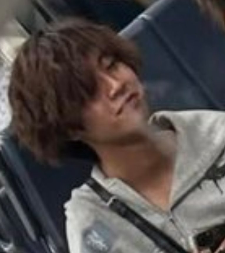 Kevin2012au's tweet photo. @shota201907 電車内で子どもにタバコの���害を吹き付ける日本国民の敵を

知ってる人は実名と現住所を晒してくれ https://t.co/ADGbrYvSyO