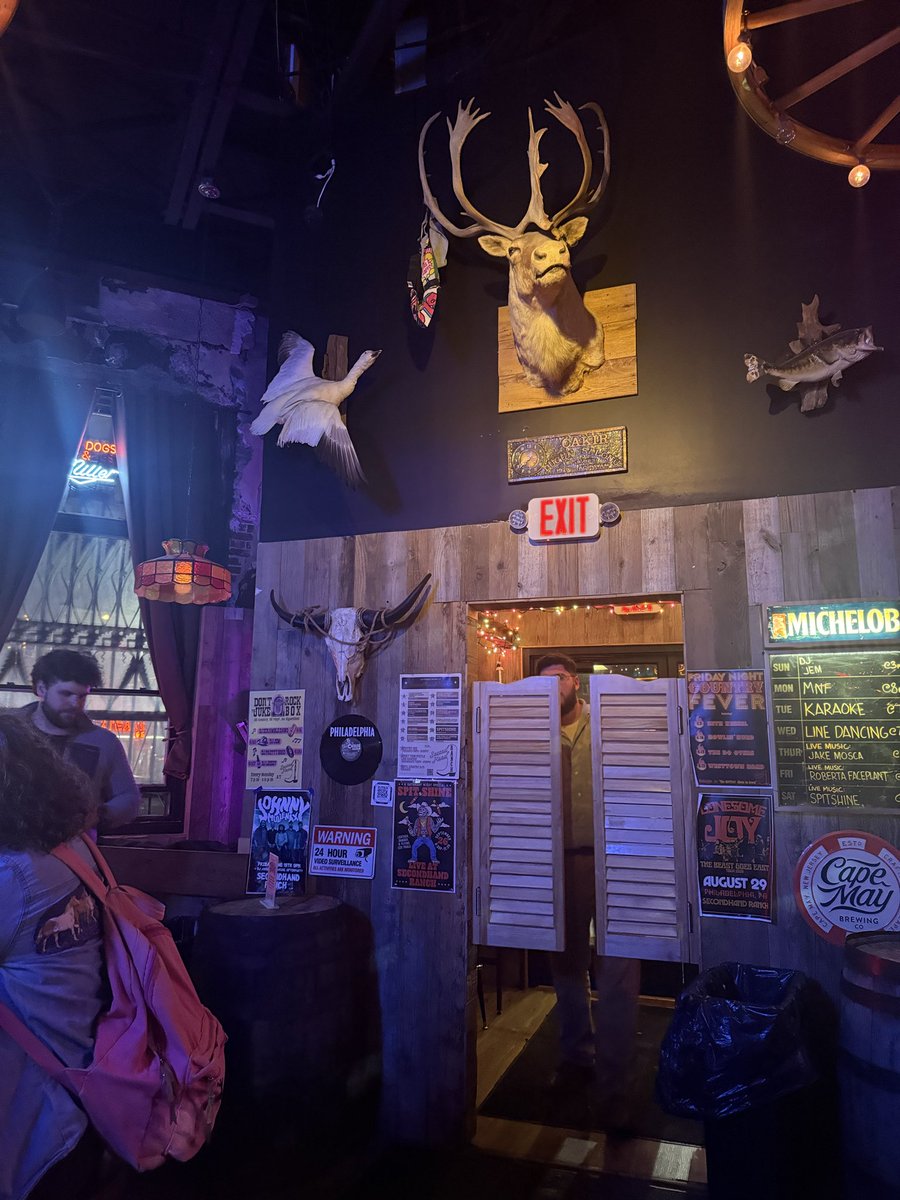beefcurtainstew's tweet photo. This place knocks my dick off everytime https://t.co/Z1bKxsb4TL