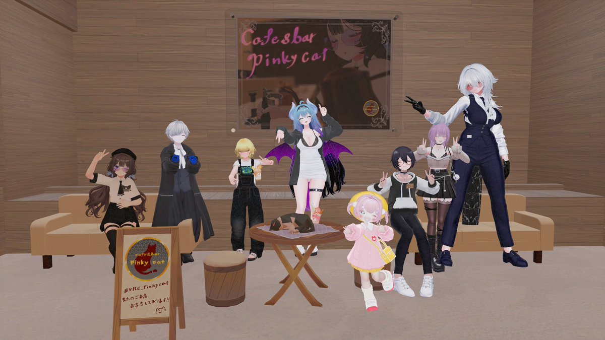 koyubi_1234's tweet photo. 行ってきました #VRC_Pinkycat

イベカレ見て初参加！
可愛らしいフラッペを注文、コースターの裏は店長でした！
美味しいフラッペとお酒飲みながら楽しい時間を過ごし、代表取締役からは書類送検を学びました https://t.co/SPFBWb0jsp